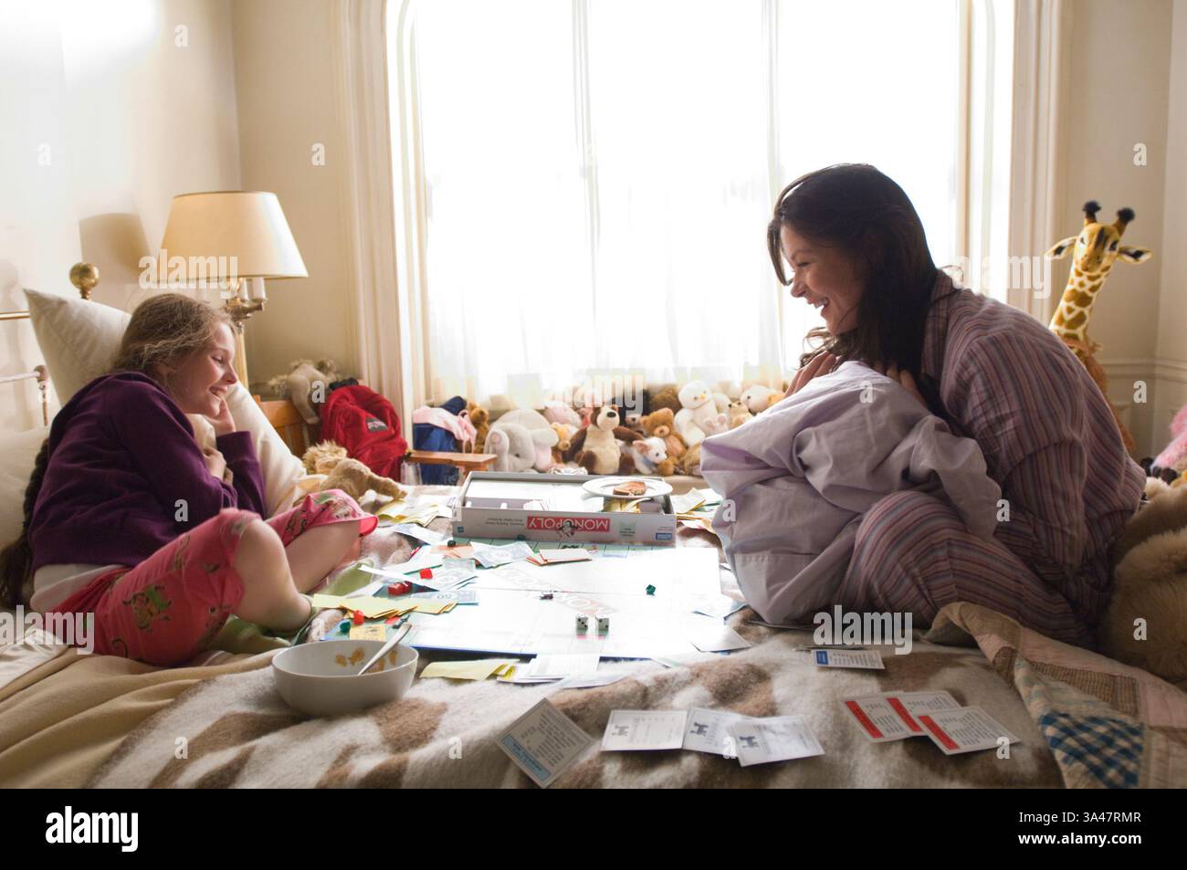 25. Juni 2007: ABIGAIL BRESLIN als Zoe und CATHERINE ZETA-JONES als Kate in dem romantischen Drama Ã’No ReservationsÃ“ spielt der Film auch Aaron Eckhart. K53948ES.BEREITGESTELLT VON es- TV-FILM-STANDBILD (Foto: © Globe Photos/ZUMAPRESS.com) Stockfoto