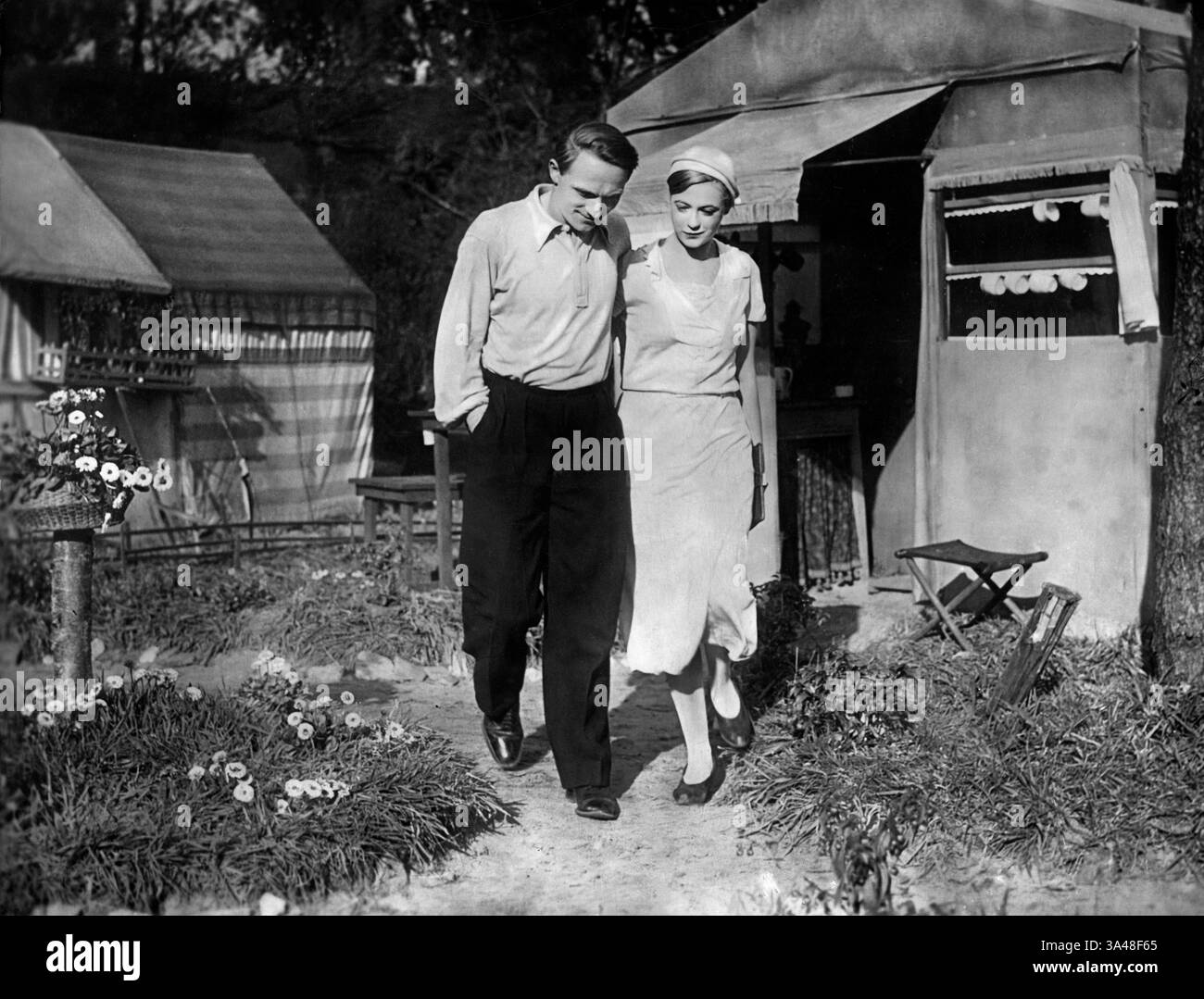 Ernst Busch, Hertha Thiele, am Set des deutschen Films Kuhle Wampe, oder: Wem gehört die Welt?, Prometheus Film, 1932 Stockfoto