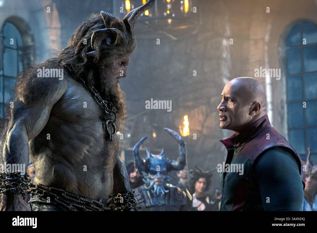 Red One ist eine US-amerikanische Action-Komödie aus dem Jahr 2024 von Jake Kasdan, die von Chris Morgan geschrieben wurde und die aus einer Originalgeschichte von Hiram Garcia stammt. Die Hauptrollen sind Dwayne Johnson, Chris Evans, Lucy Liu, J. K. Simmons, Kiernan Shipka, Bonnie Hunt, Nick Kroll, Kristofer Hivju und Wesley Kimmel. Stockfoto