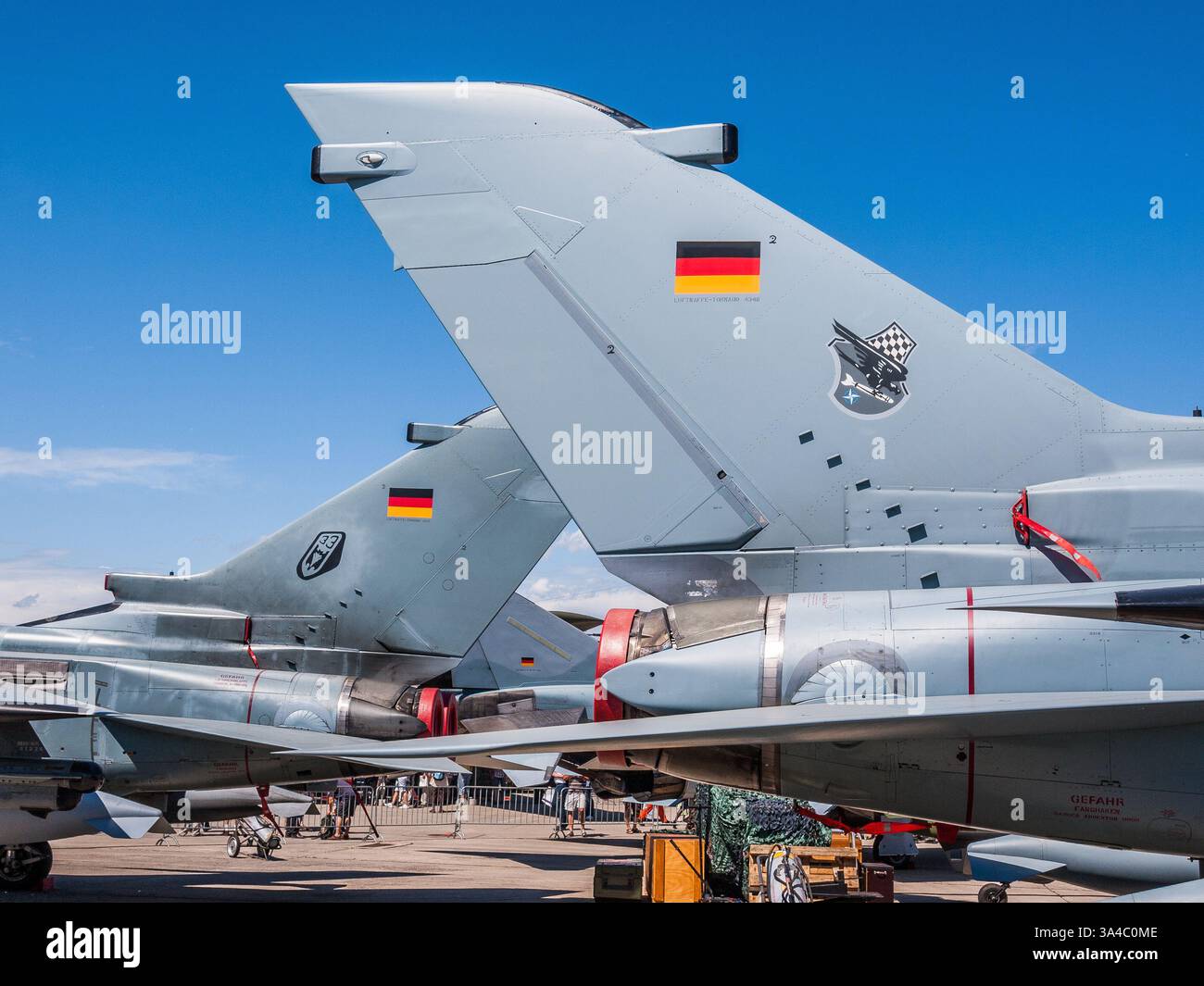 Belin, Deutschland - 11. Juni 2010: Panavia Tornado IDS (46+48) und (44+79) auf der Berliner Flugschau (ILA) 2010 Stockfoto