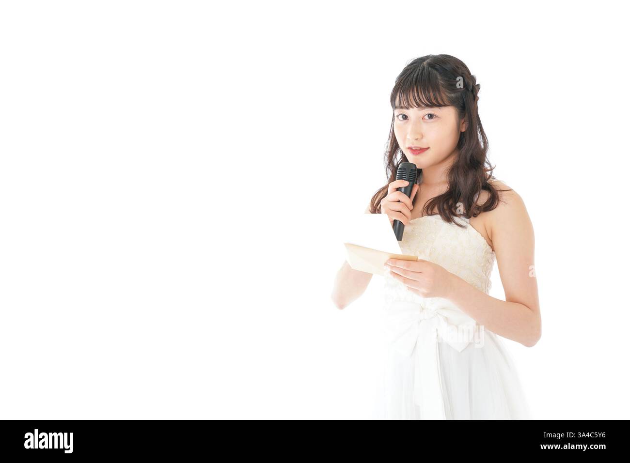 Braut spricht am Mikrofon Stockfoto