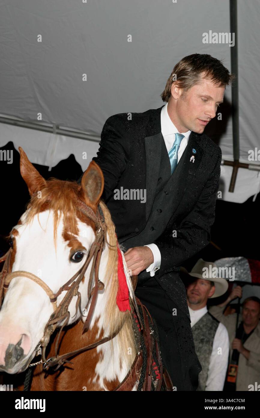 28. Januar 2000 - K35444TR 3/1/04.PREMIERE'' Hidalgo ''. DAS EL CAPITAN THEATRE 6838 HOLLYWOOD BLVD. CA... ADEM ALEXI-MALLE. TOM RODRIGUEZ / 2004 (Kredit-Bild: © Globe Photos/ZUMAPRESS.com) Stockfoto