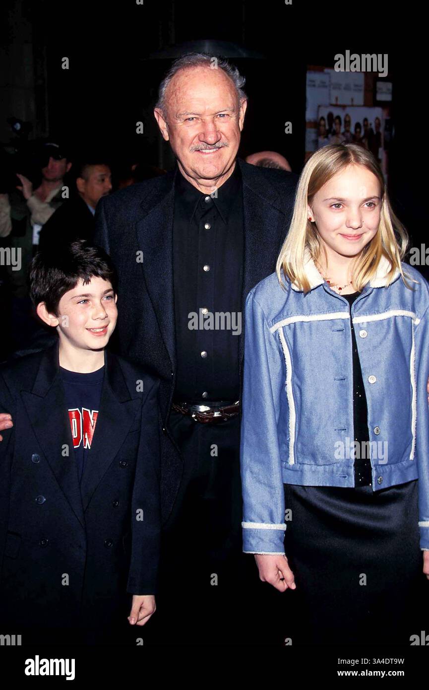 18. April 2006 - K23578TR.'' Die königliche Tannebaums'' Premiere.El Capitan Theatre, Hollywoo, d California... Gene Hackman, Jonah Meyerson, und. Irene Rodriguez... Tom Rodriguez - 2001.GENEHACKMANRETRO (Kredit-Bild: © Globe Photos/ZUMAPRESS.com) Stockfoto