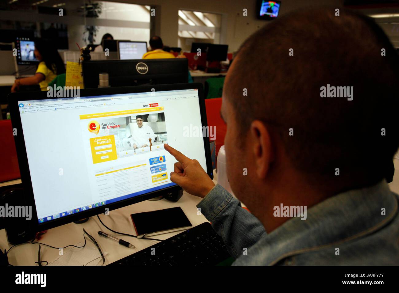 Juli 2014 - Bogota, Cundinamarca, Kolumbien - Bogota, Kolumbien 04 de julio de 2014. Pagina Web de Servicio de Empleo. Foto / Carlos Ortega / CEET (Foto: © El Tiempo/GDA/ZUMA Wire) Stockfoto