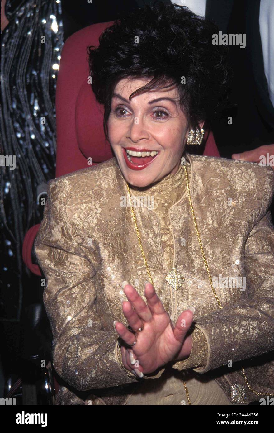 ANNETTE FUNICELLO, ein Gründungsmitglied der Mickey Mouse Club-Foto - Datei und Bildschirm-Symbol, in einer Reihe von 60er 'Strand' Filme mitgespielt, starb Montag, 8. April 2013 im Alter von 70 Jahren. Funicello erkrankte sie an Multipler Sklerose im Jahr 1987 und wurde ein Verfechter für die Behandlung der Krankheit. Bild: 1. Januar 1997 - Hollywood, Kalifornien, USA - undatiertes Bild von der 1997 Valentine Hommage an ANNETTE FUNICELLO. (Kredit-Bild: © Tom Rodriguez/Globe Photos/ZUMAPRESS.com) Stockfoto