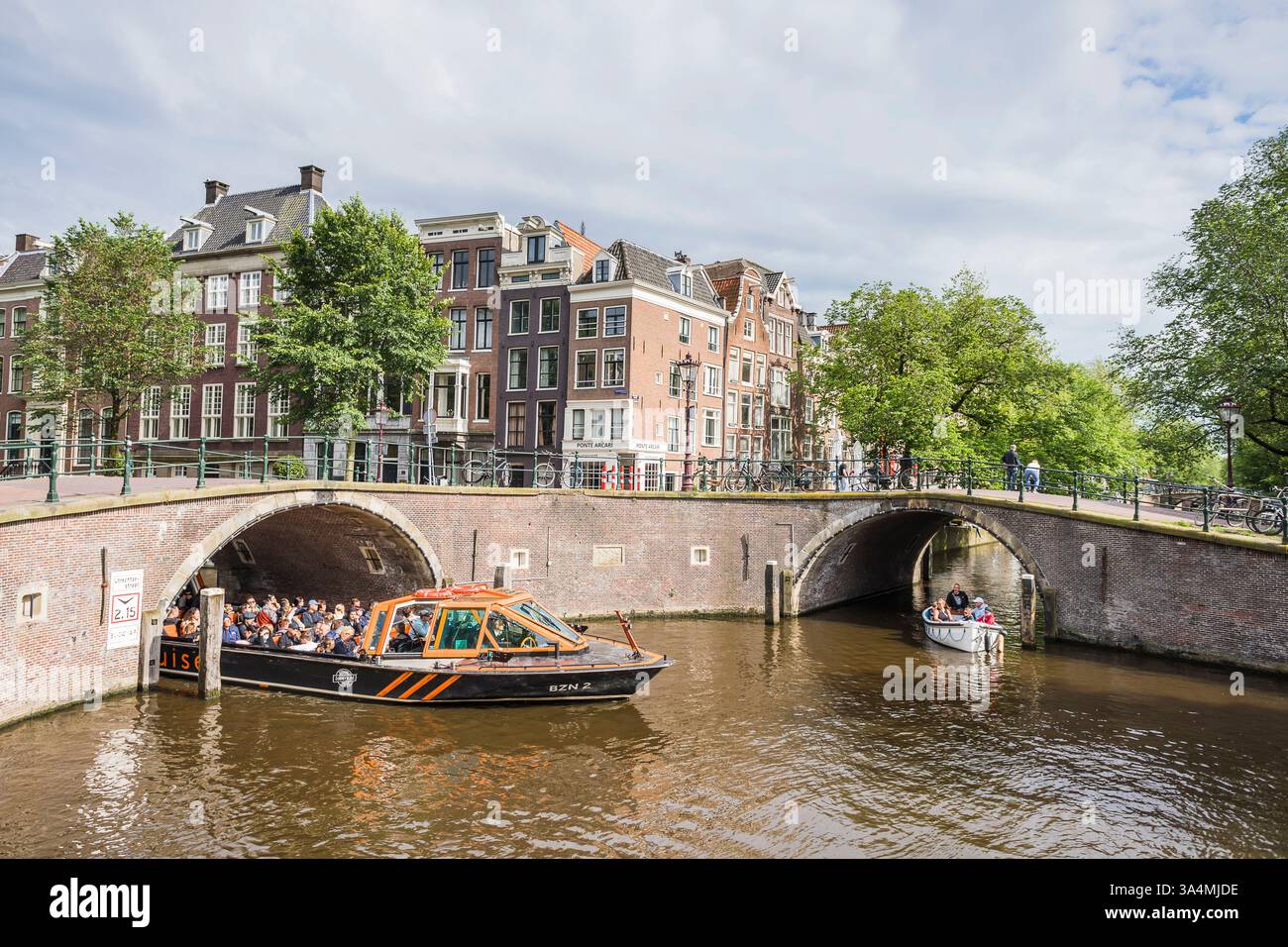 Beginn der Sieben Brücken an der Reguliersgracht. Stockfoto