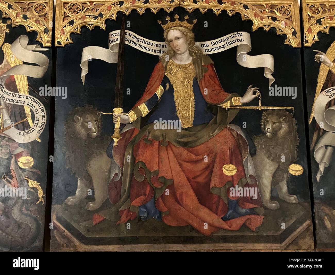 Detail des Gemäldes von Jacobello Del Fiore 'Gerechtigkeit zwischen den Erzengeln Michael und Gabriel', Tempera auf Tafel - 1421 Stockfoto