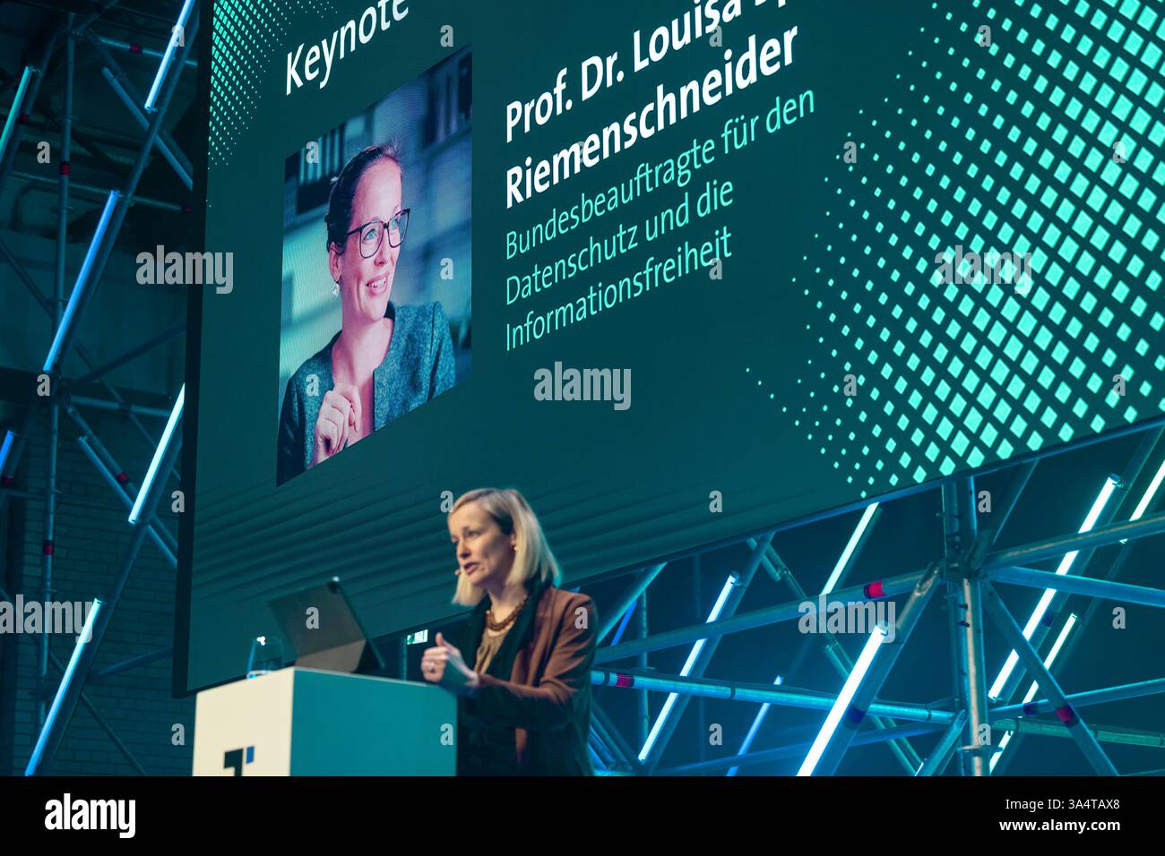 TRANSFORMATION 2025 Prof. Dr. Louisa Specht-Riemenschneider, Bundesbeauftragte für den Datenschutz und die Informationsfreiheit, spricht auf der TRANSFORMATION 2025 in der STATION Berlin über den Datenschutz in Deutschland. *** TRANSFORM 2025 Prof Dr. Louisa Specht Riemenschneider, Bundesbeauftragte für Datenschutz und Informationsfreiheit, spricht auf der TRANSFORM 2025 in Berlin über den Datenschutz in Deutschland Urheberrecht: XEVENTPRESSxJeremyxKnowlesx Stockfoto