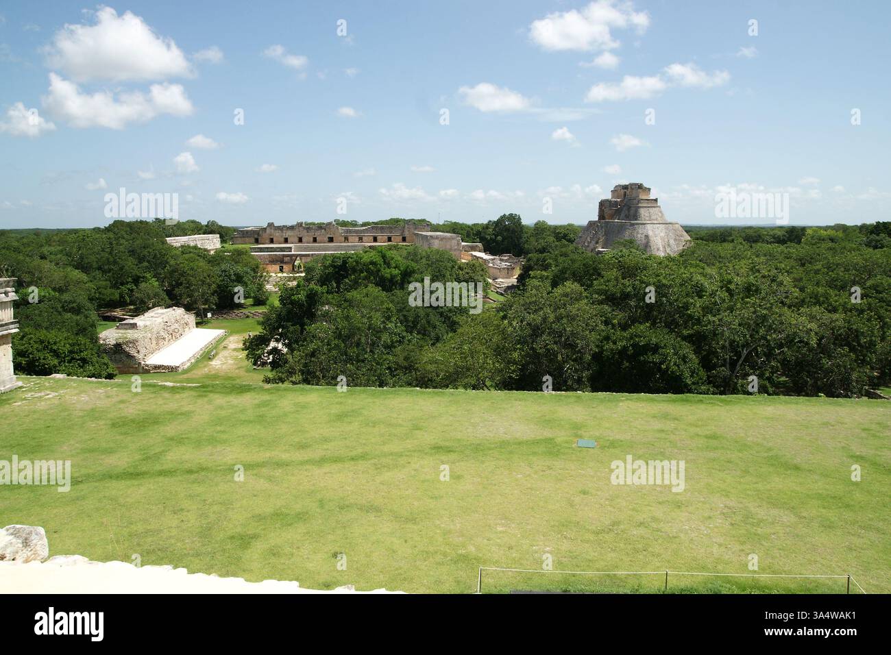 Mexiko. Yucantan. Uxmal. Maya-Stadt. Blick auf den Komplex. Stockfoto