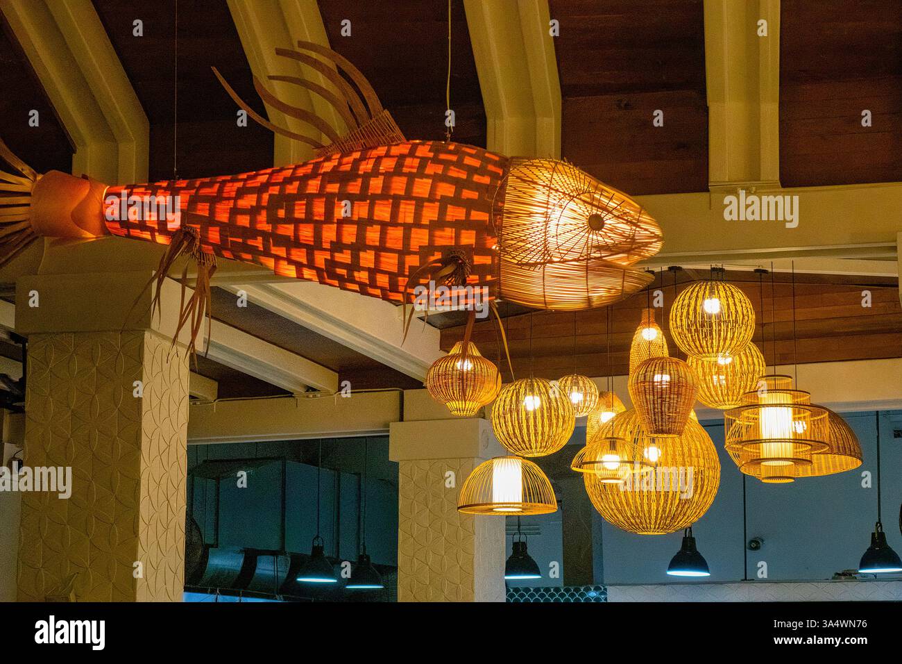 Dekorative Lichter in einem Restaurant in einem Resort in Ho Tram, Ba Ria - Vung Tau, Vietnam Stockfoto