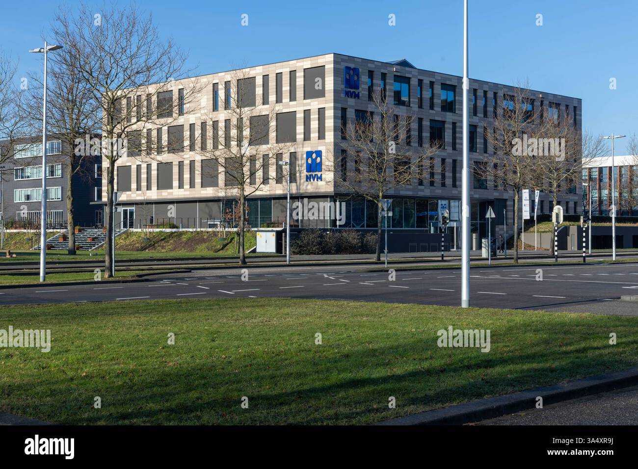 NVM Building Logoschild, NVM ist ein niederländischer Verband von Immobilienmaklern. Stockfoto
