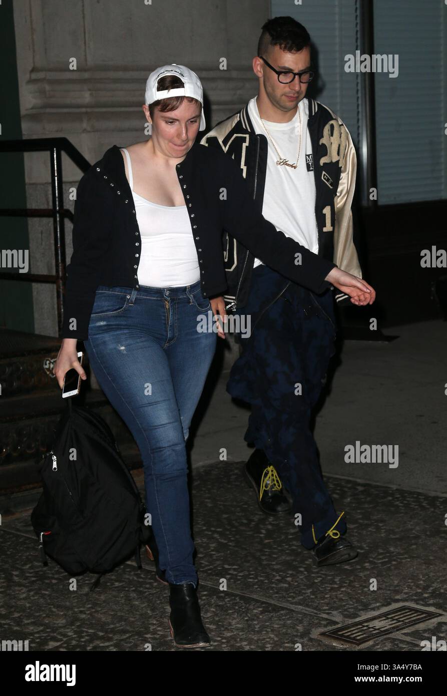 Lena Dunham und Jack Antonoff verlassen eine Party in Taylor Swifts Haus in New York City. 28. Mai 2015 Stockfoto