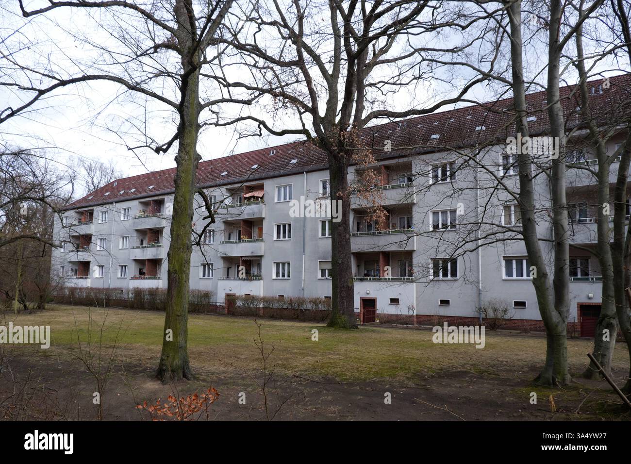 Seimensstadt in Berlin Charlottenburg 2025 umfasst ikonische Sozialwohnungen 1929–34, die von Architekten unter anderem Walter Gropius entworfen wurden. Stockfoto