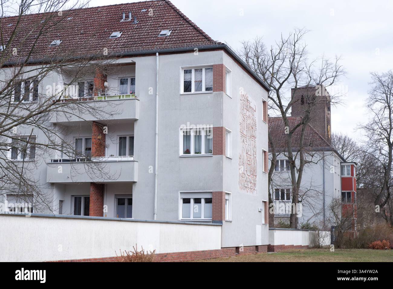 Seimensstadt in Berlin Charlottenburg 2025 umfasst ikonische Sozialwohnungen 1929–34, die von Architekten unter anderem Walter Gropius entworfen wurden. Stockfoto