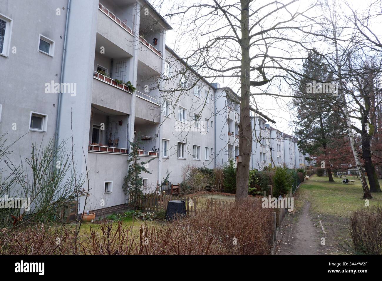Seimensstadt in Berlin Charlottenburg 2025 umfasst ikonische Sozialwohnungen 1929–34, die von Architekten unter anderem Walter Gropius entworfen wurden. Stockfoto