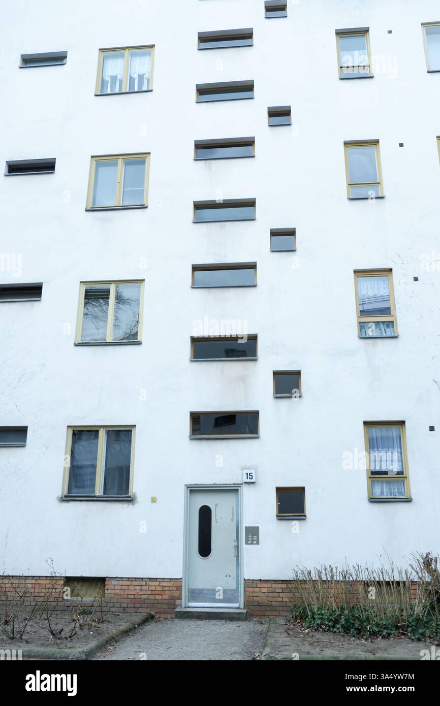 Seimensstadt in Berlin Charlottenburg 2025 umfasst ikonische Sozialwohnungen 1929–34, die von Architekten unter anderem Walter Gropius entworfen wurden. Stockfoto
