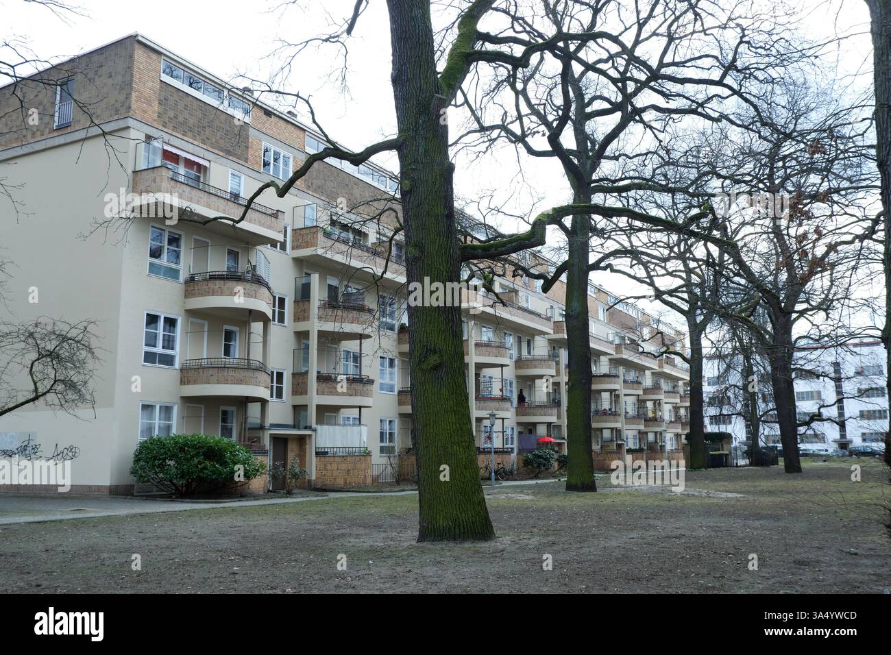 Seimensstadt in Berlin Charlottenburg 2025 umfasst ikonische Sozialwohnungen 1929–34, die von Architekten unter anderem Walter Gropius entworfen wurden. Stockfoto