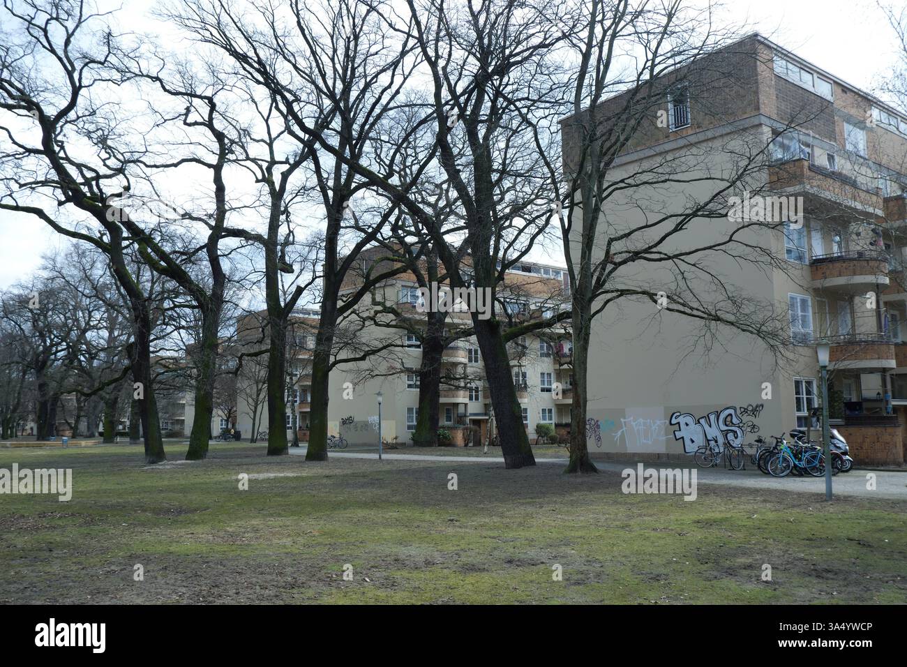 Seimensstadt in Berlin Charlottenburg 2025 umfasst ikonische Sozialwohnungen 1929–34, die von Architekten unter anderem Walter Gropius entworfen wurden. Stockfoto