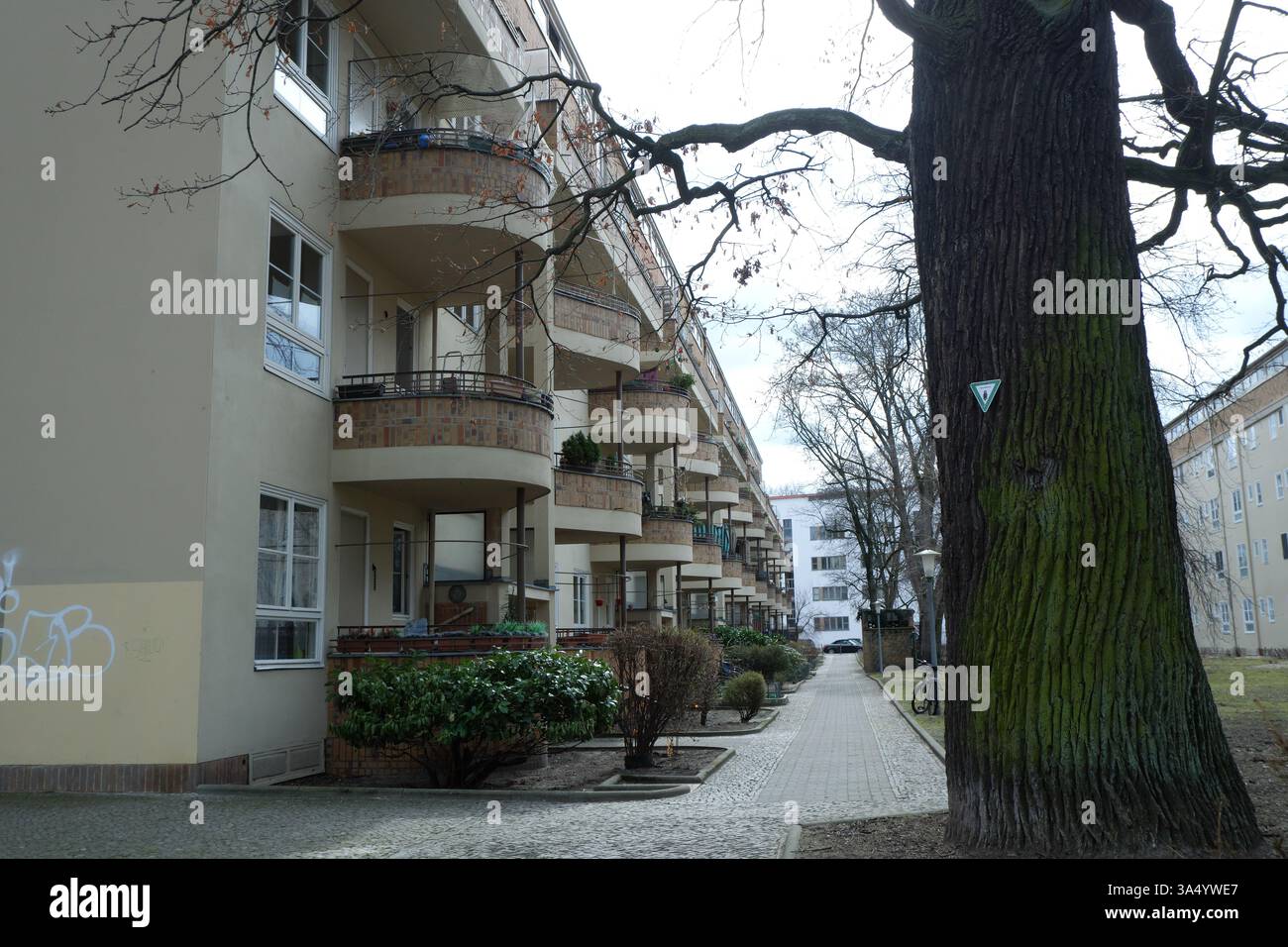 Seimensstadt in Berlin Charlottenburg 2025 umfasst ikonische Sozialwohnungen 1929–34, die von Architekten unter anderem Walter Gropius entworfen wurden. Stockfoto