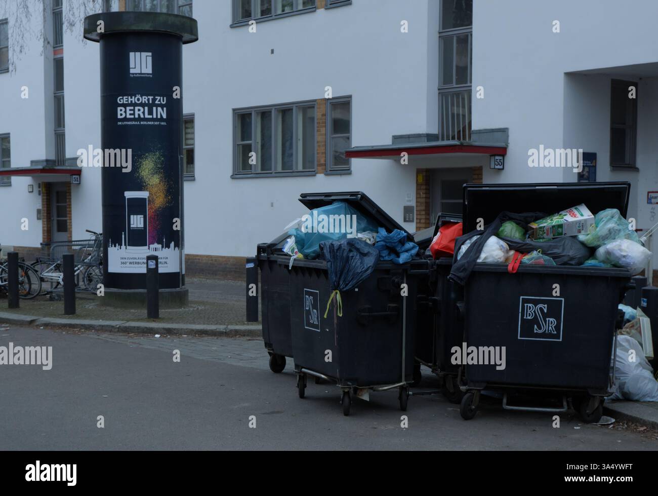 Seimensstadt in Berlin Charlottenburg 2025 umfasst ikonische Sozialwohnungen 1929–34, die von Architekten unter anderem Walter Gropius entworfen wurden. Stockfoto