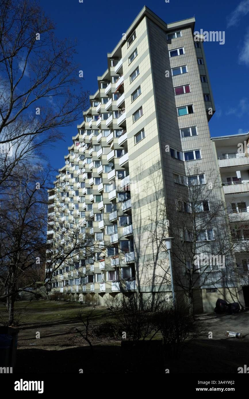Seimensstadt in Berlin Charlottenburg 2025 umfasst ikonische Sozialwohnungen 1929–34, die von Architekten unter anderem Walter Gropius entworfen wurden. Stockfoto