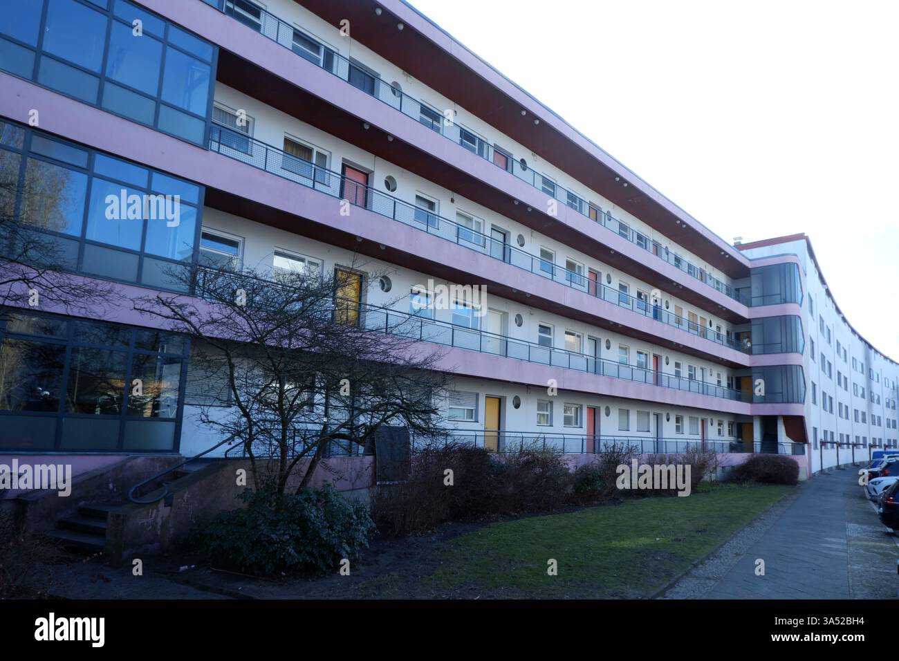 Seimensstadt in Berlin Charlottenburg 2025 umfasst ikonische Sozialwohnungen 1929–34, die von Architekten unter anderem Walter Gropius entworfen wurden. Stockfoto