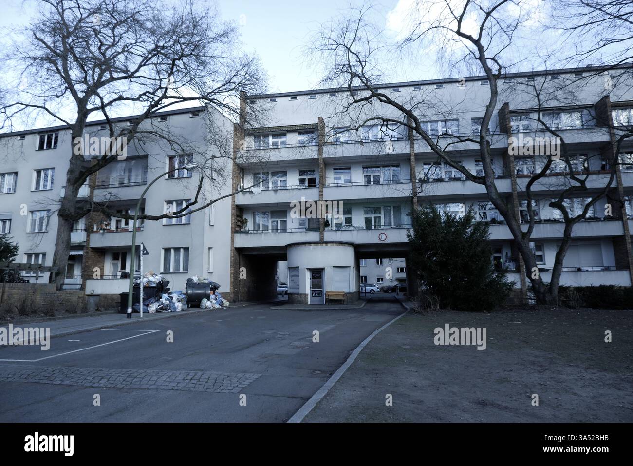Seimensstadt in Berlin Charlottenburg 2025 umfasst ikonische Sozialwohnungen 1929–34, die von Architekten unter anderem Walter Gropius entworfen wurden. Stockfoto