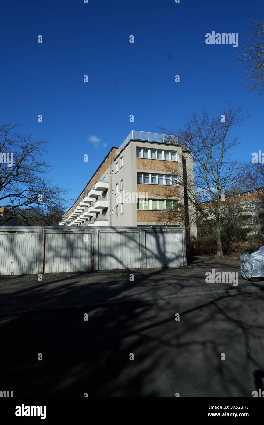Seimensstadt in Berlin Charlottenburg 2025 umfasst ikonische Sozialwohnungen 1929–34, die von Architekten unter anderem Walter Gropius entworfen wurden. Stockfoto