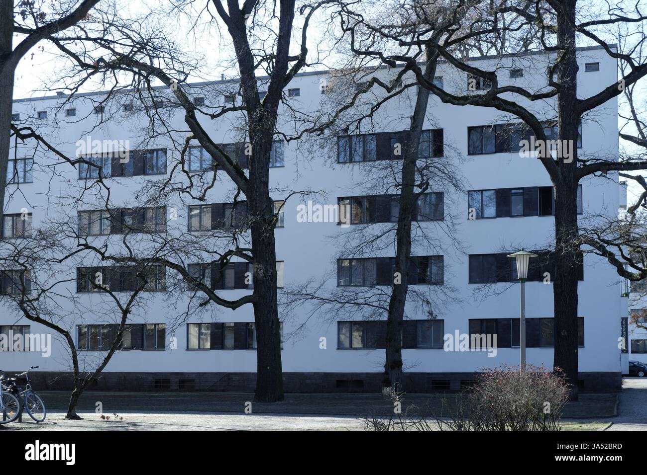Seimensstadt in Berlin Charlottenburg 2025 umfasst ikonische Sozialwohnungen 1929–34, die von Architekten unter anderem Walter Gropius entworfen wurden. Stockfoto