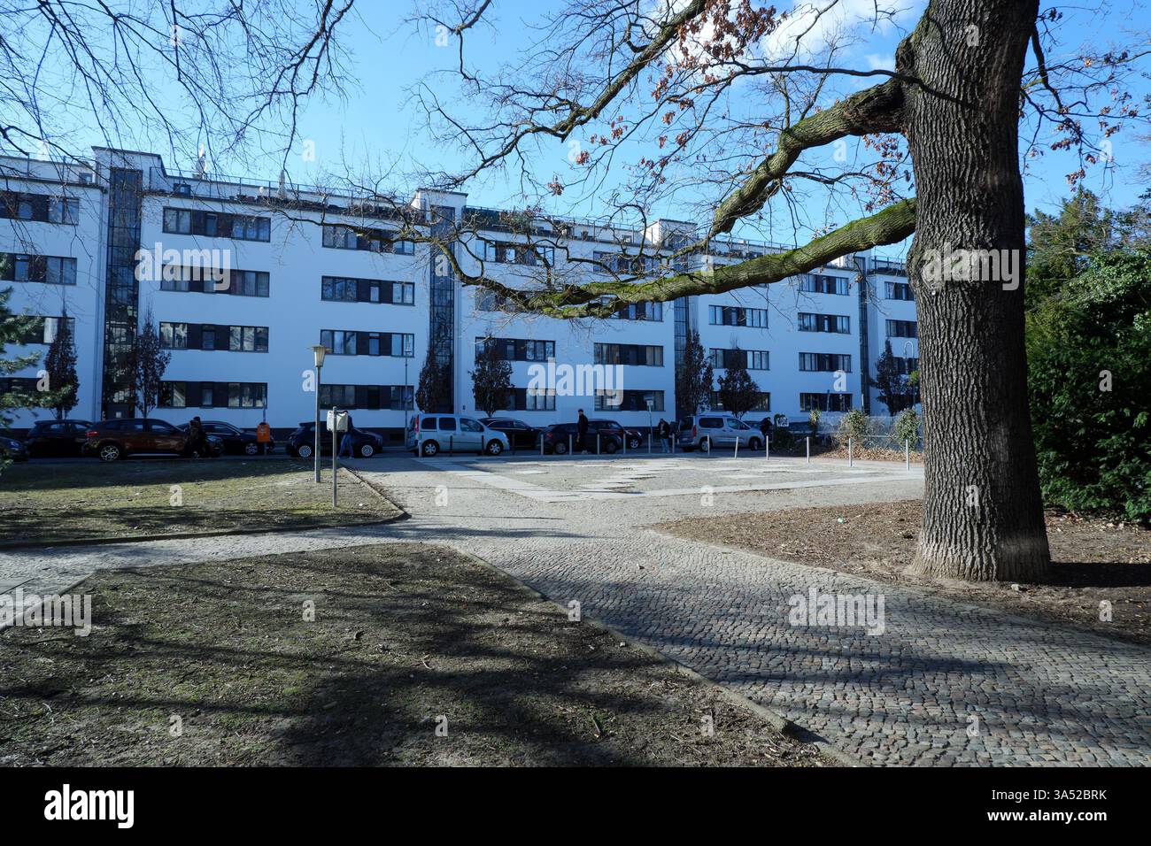 Seimensstadt in Berlin Charlottenburg 2025 umfasst ikonische Sozialwohnungen 1929–34, die von Architekten unter anderem Walter Gropius entworfen wurden. Stockfoto