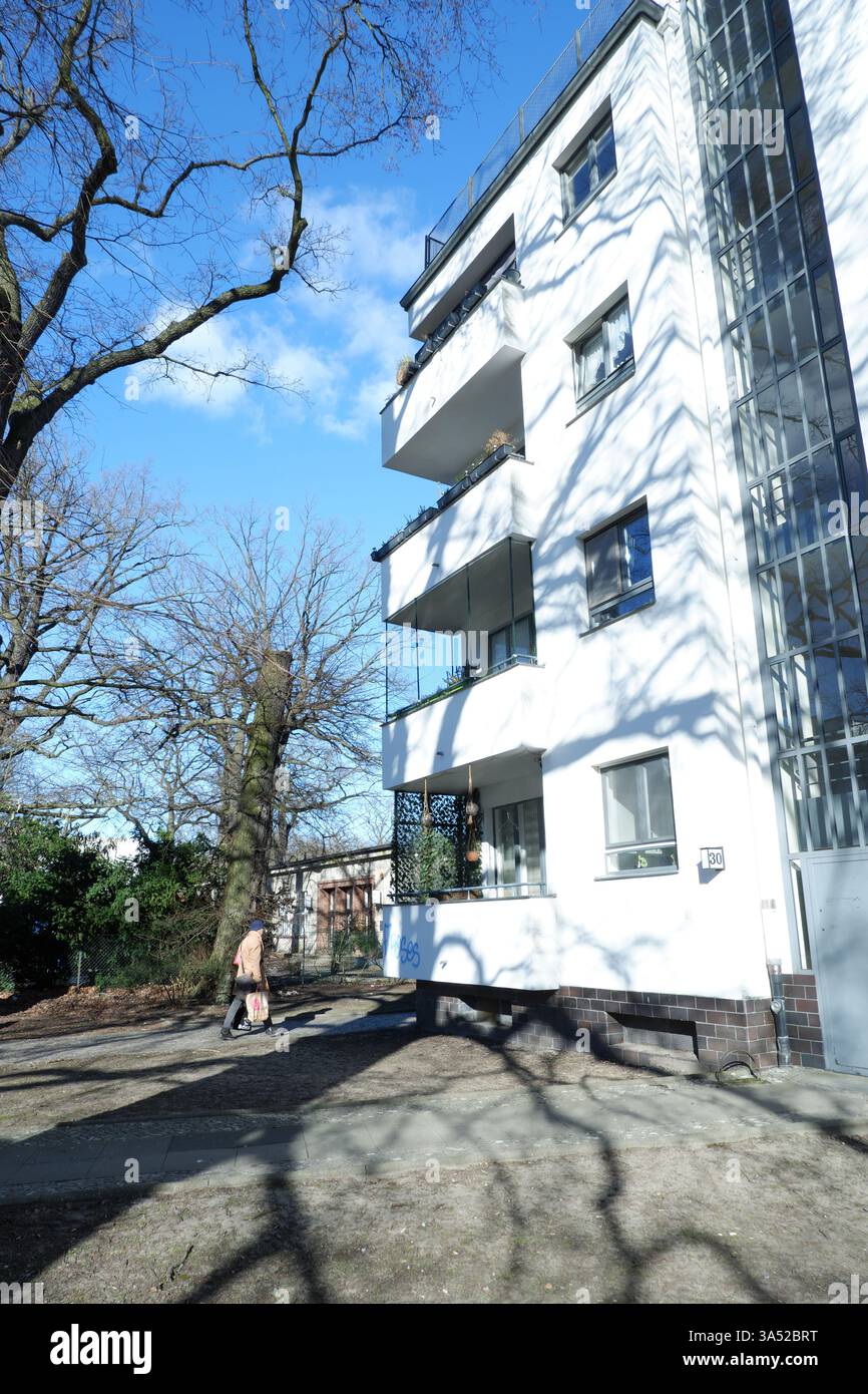 Seimensstadt in Berlin Charlottenburg 2025 umfasst ikonische Sozialwohnungen 1929–34, die von Architekten unter anderem Walter Gropius entworfen wurden. Stockfoto
