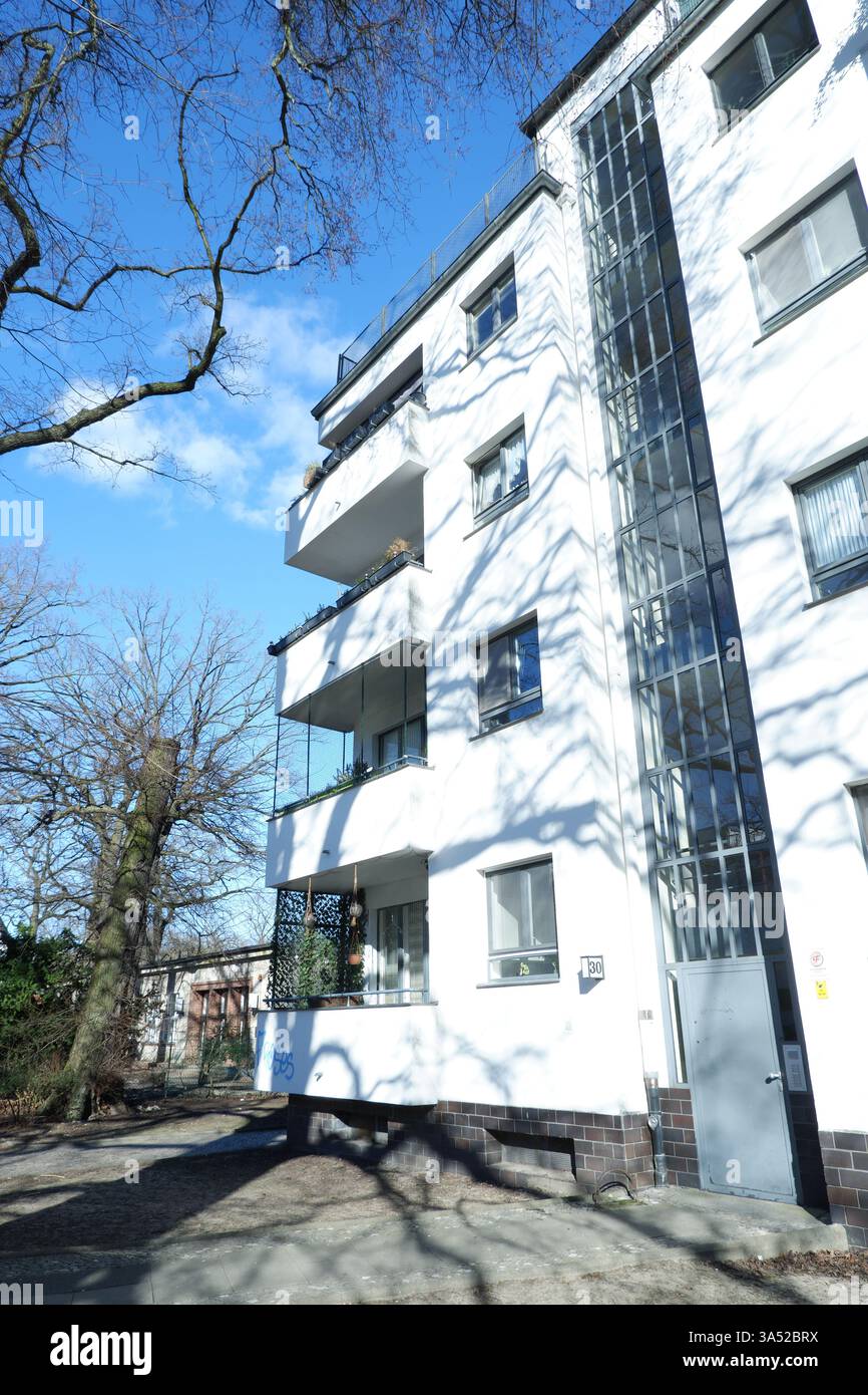Seimensstadt in Berlin Charlottenburg 2025 umfasst ikonische Sozialwohnungen 1929–34, die von Architekten unter anderem Walter Gropius entworfen wurden. Stockfoto