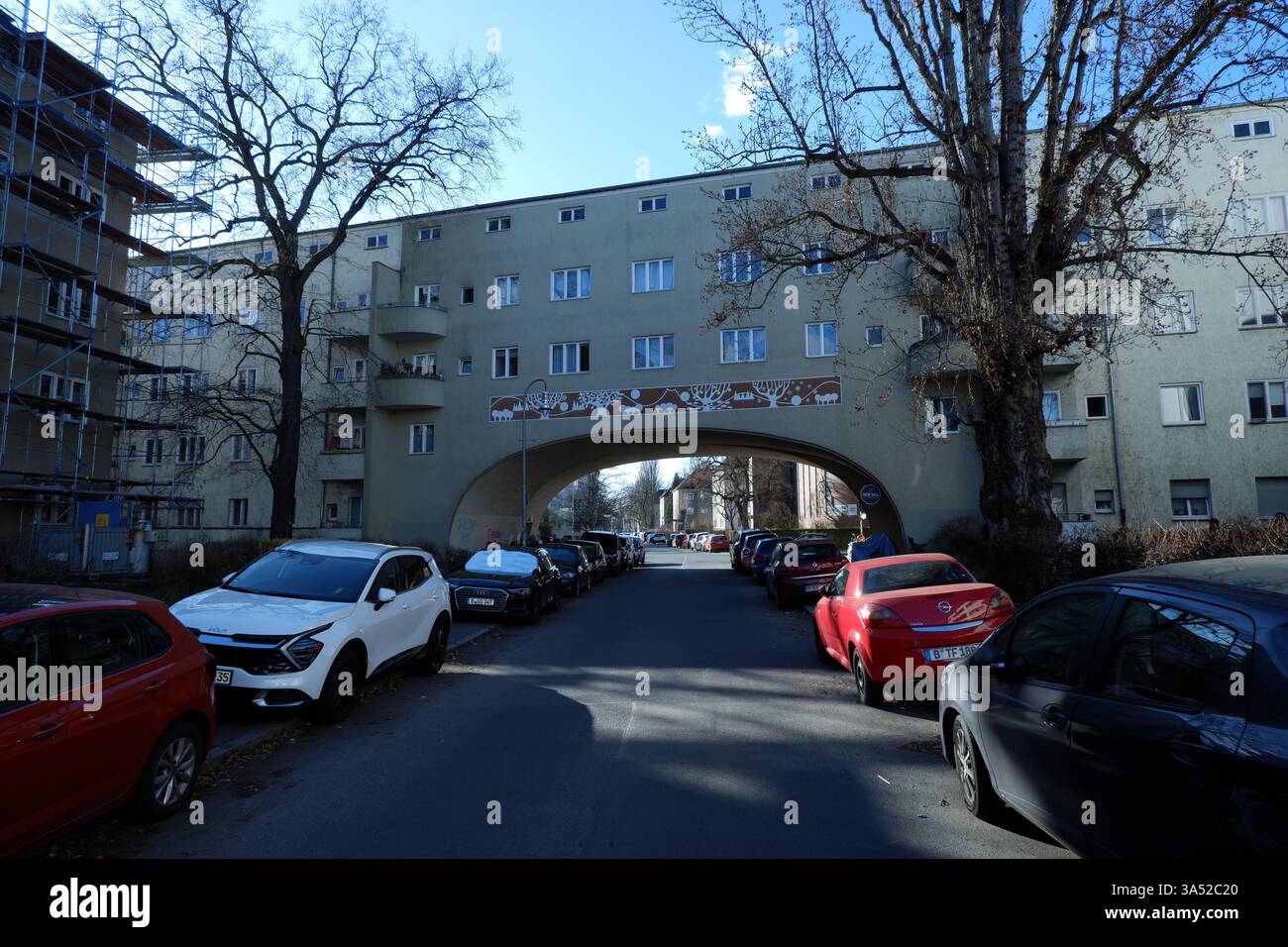 Seimensstadt in Berlin Charlottenburg 2025 umfasst ikonische Sozialwohnungen 1929–34, die von Architekten unter anderem Walter Gropius entworfen wurden. Stockfoto