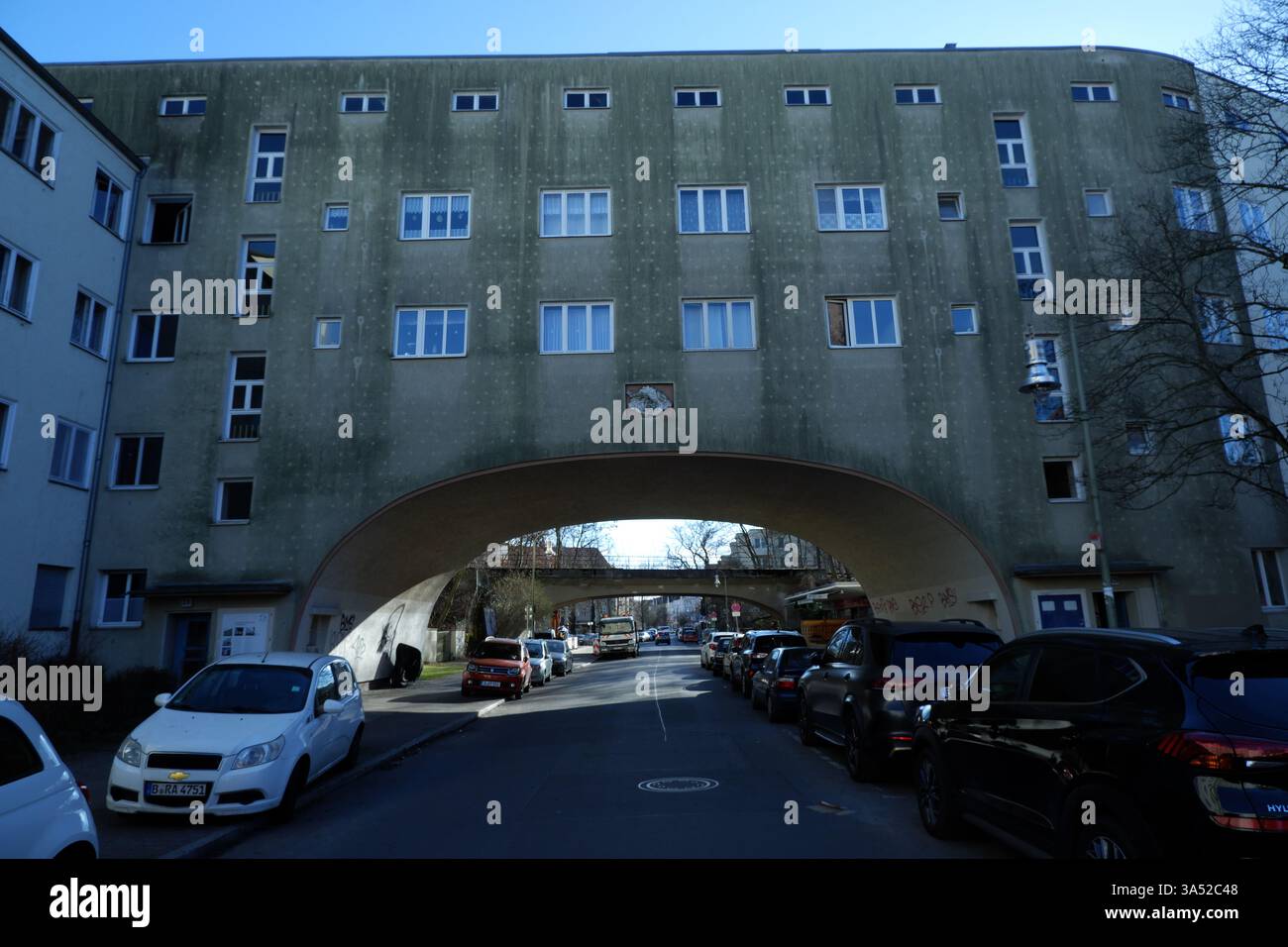 Seimensstadt in Berlin Charlottenburg 2025 umfasst ikonische Sozialwohnungen 1929–34, die von Architekten unter anderem Walter Gropius entworfen wurden. Stockfoto