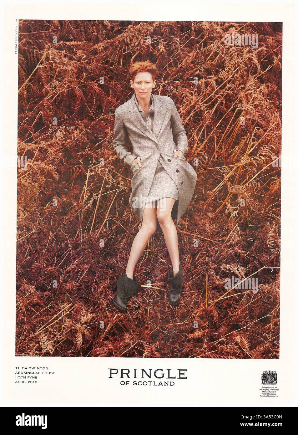 2010 Tilda Swinton in einer Werbung für Pringle of Scotland, eine Modemarke, die für ihre Strickwaren und ihre Tradition bekannt ist Stockfoto 2010 Tilda Swinton in einer Werbung für Pringle of Scotland, eine Modemarke, die für ihre Strickwaren und ihre Tradition bekannt ist Stockfoto
