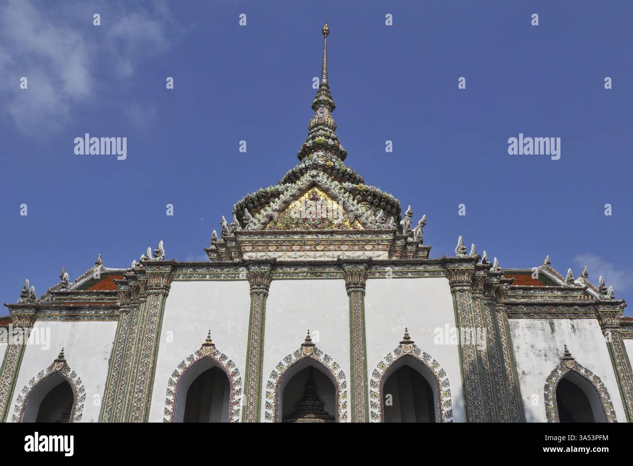 Detail der Fassade eines zerbröckelnden Schlosses Templer Stockfoto