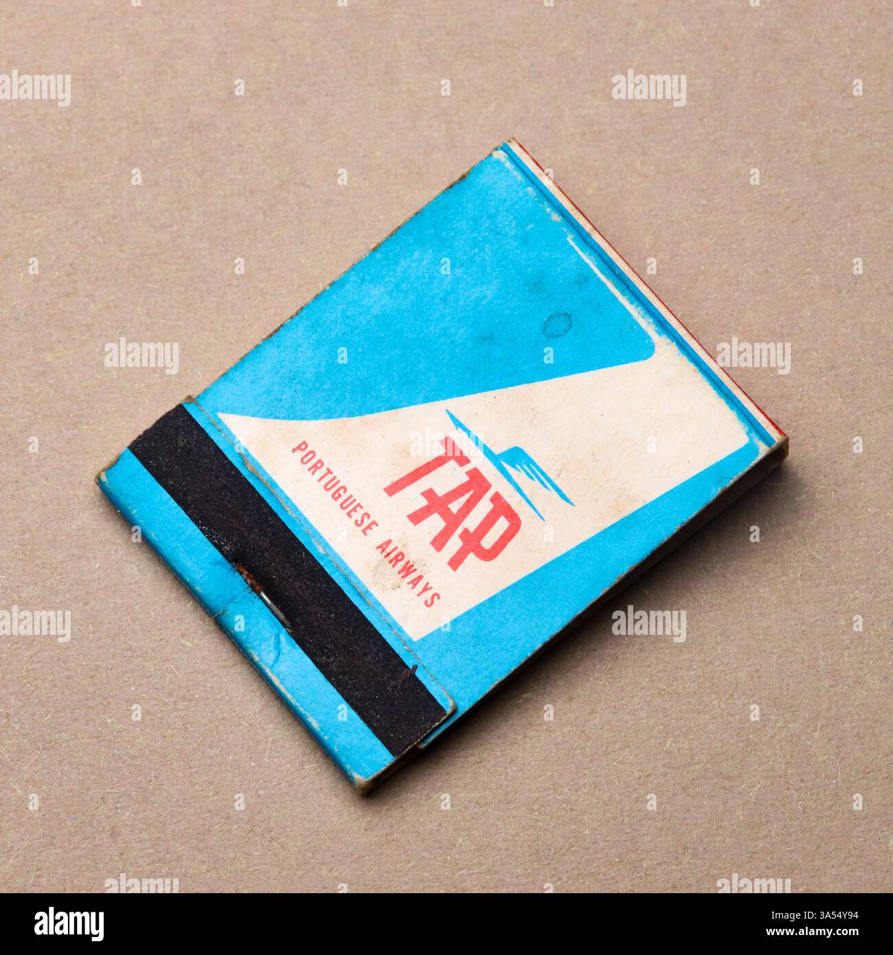 TIPPEN SIE AUF die Streichholzbox der portugiesischen Fluggesellschaften 1660 Stockfoto