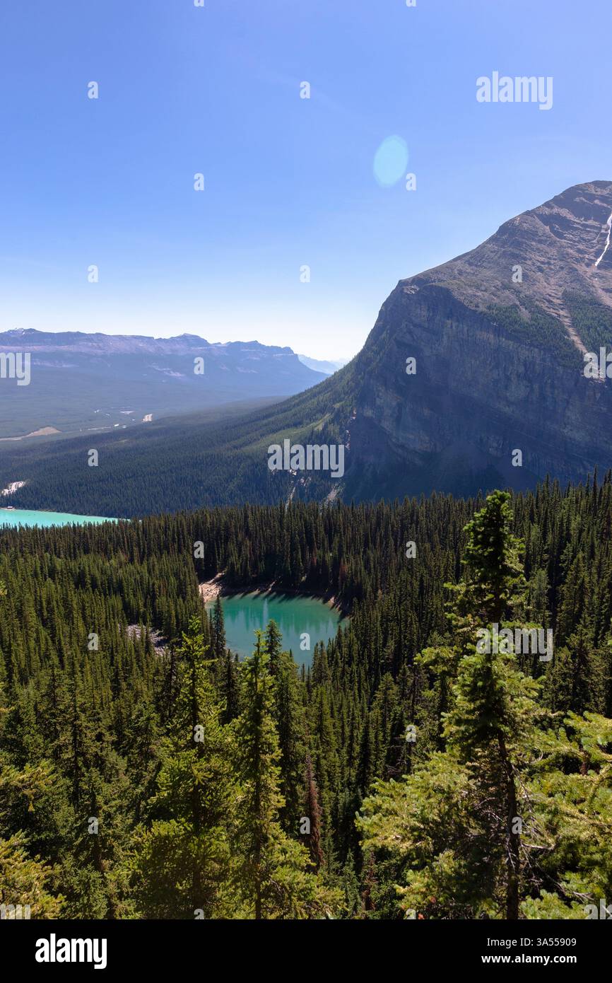 Malerische Bergkette, Sommerausflug, felsige Berge Stockfoto