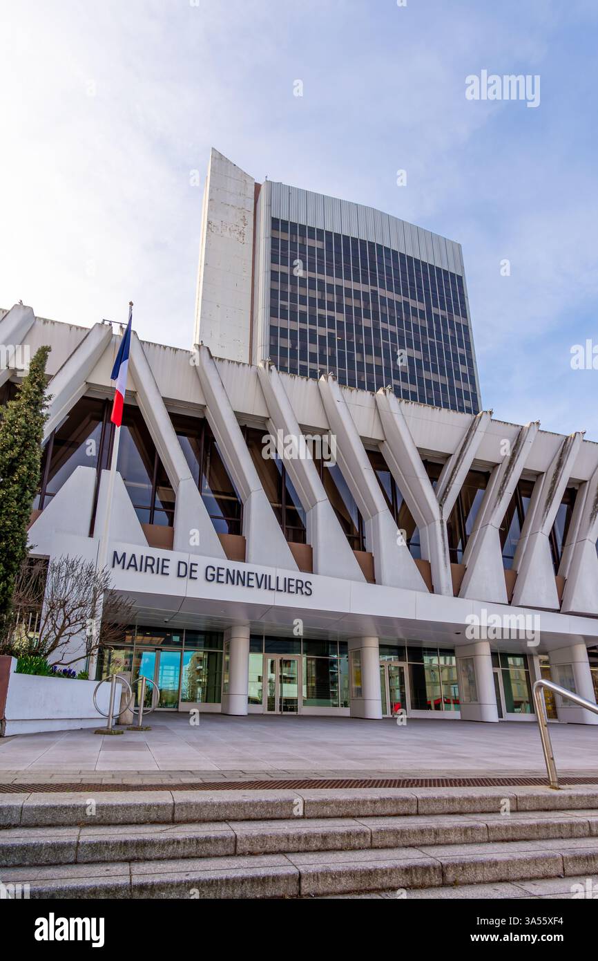 Außenansicht des Rathauses von Gennevilliers, Frankreich, einer französischen Gemeinde im Departement Hauts-de-seine in der Region Île-de-France Stockfoto