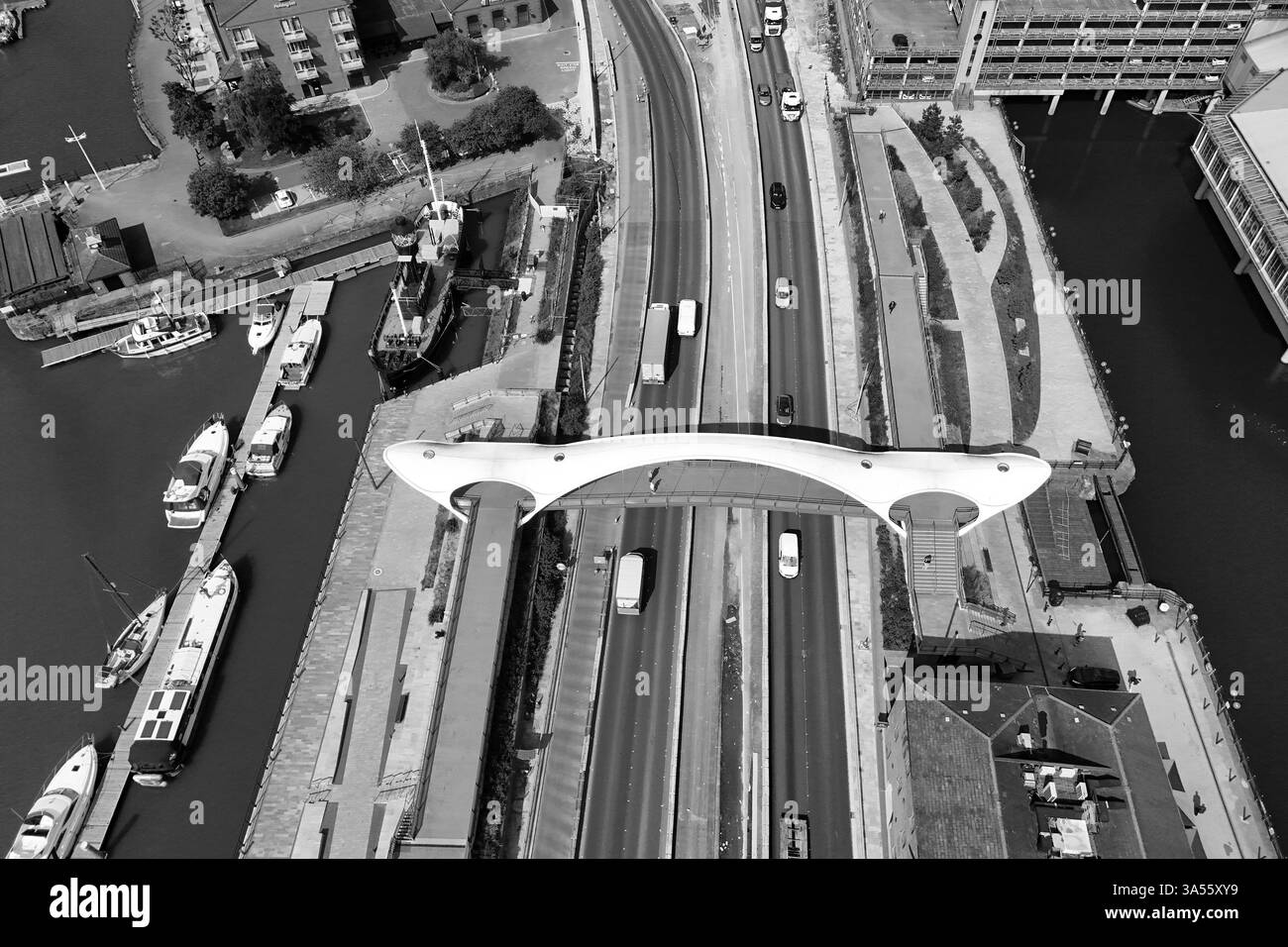 Luftaufnahme der A63 Castle Street Murdochs Connection Bridge, Stockfoto