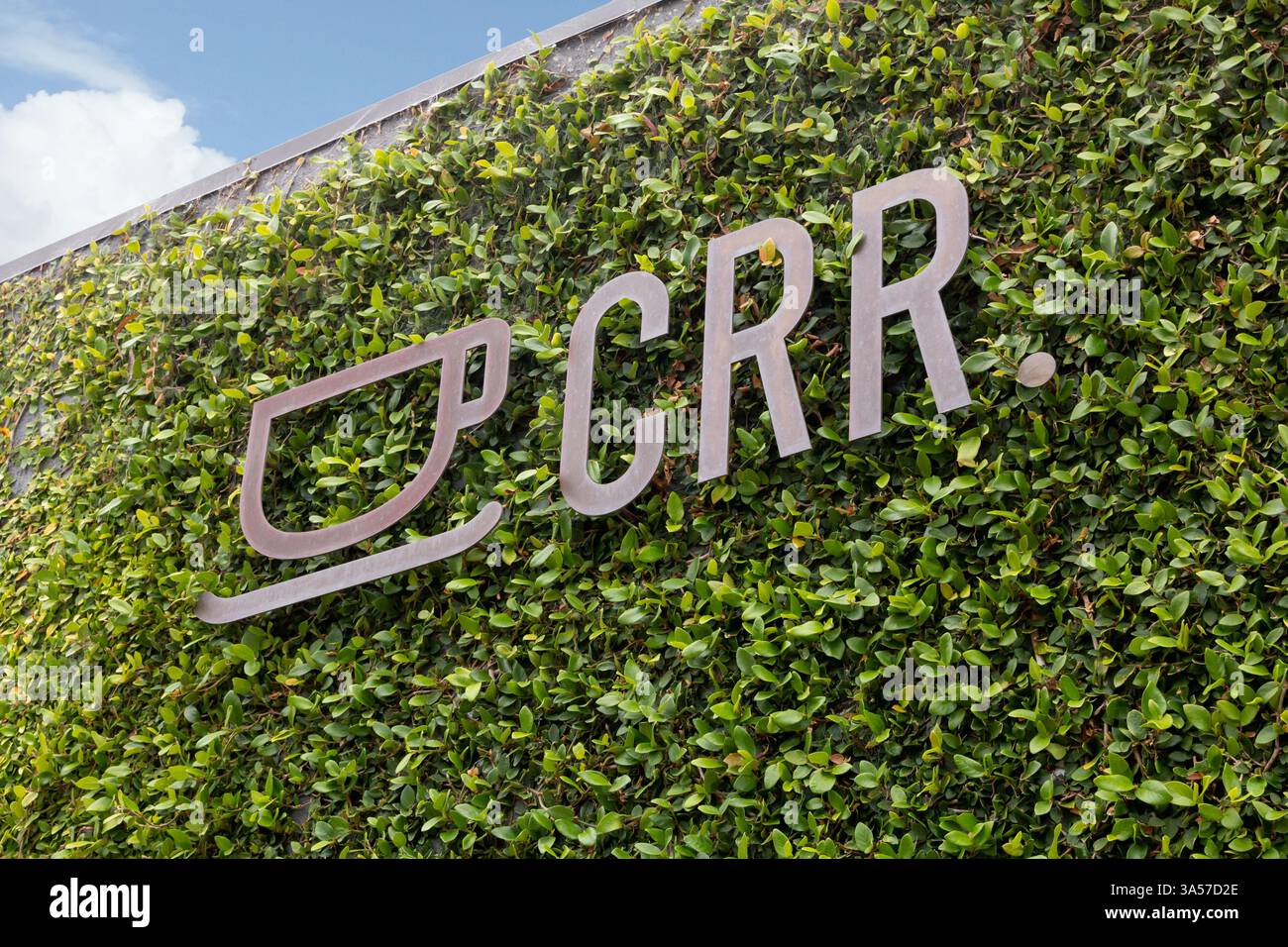 Newport Beach, Kalifornien, USA - 06-08-2019: Blick auf ein Ladenschild für das Café, bekannt als Common Room Roasters. Stockfoto