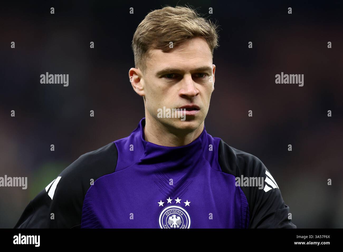 Joshua Kimmich aus Deutschland während des warm Up vor dem Viertelfinale der UEFA Nations League im Stadio San Siro am 20. März 2025 in Mailand. Stockfoto