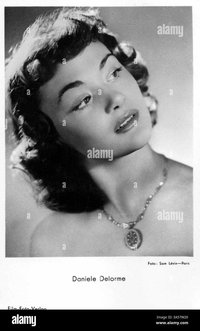 Eine antike Postkarte mit der französischen Schauspielerin und Filmproduzentin Danielle Delorme, die um 1950 in Deutschland veröffentlicht wurde NUR REDAKTIONELLE VERWENDUNG Stockfoto