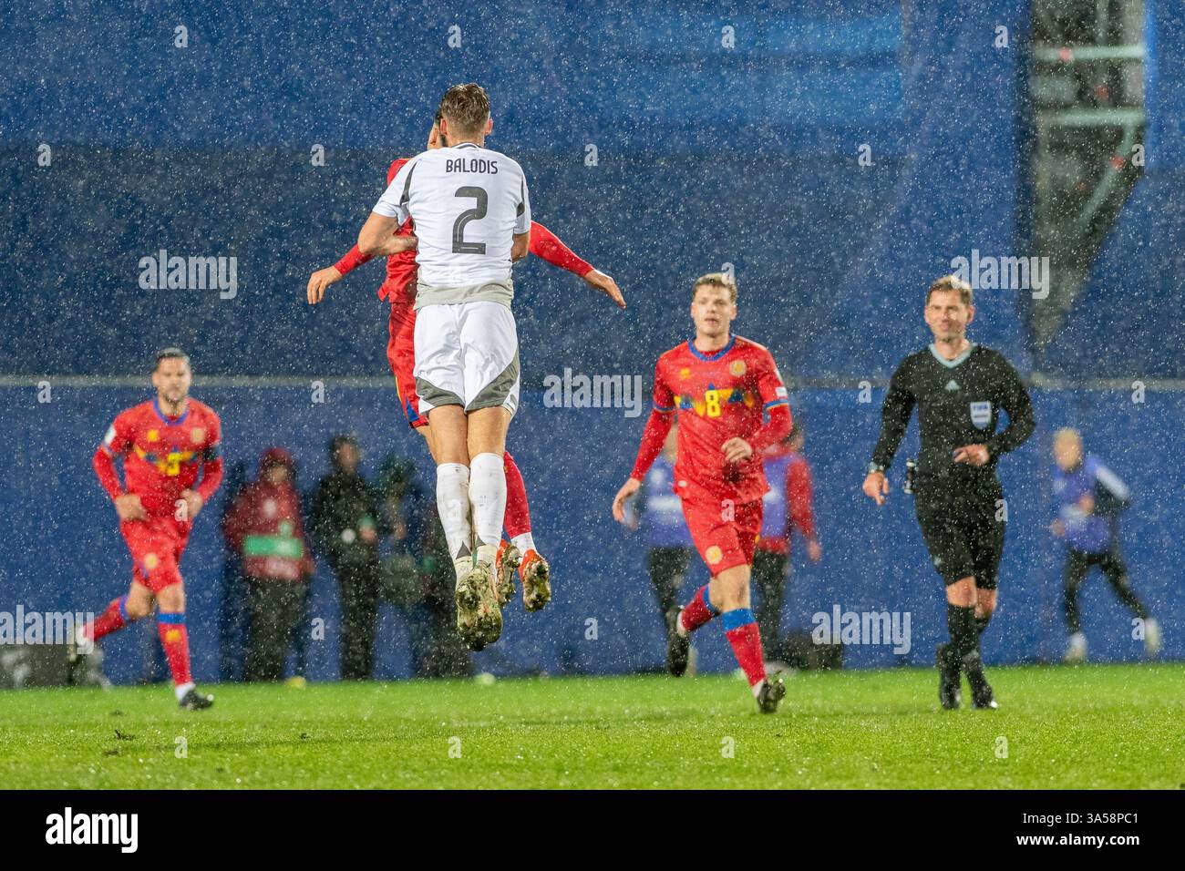 Andorra La Vella, Andorra: 21. März 2025: Spieler in Aktion während des Qualifikationsspiels der FIFA Fussball-Weltmeisterschaft 2026 zwischen Andorra und Lettland im Stockfoto