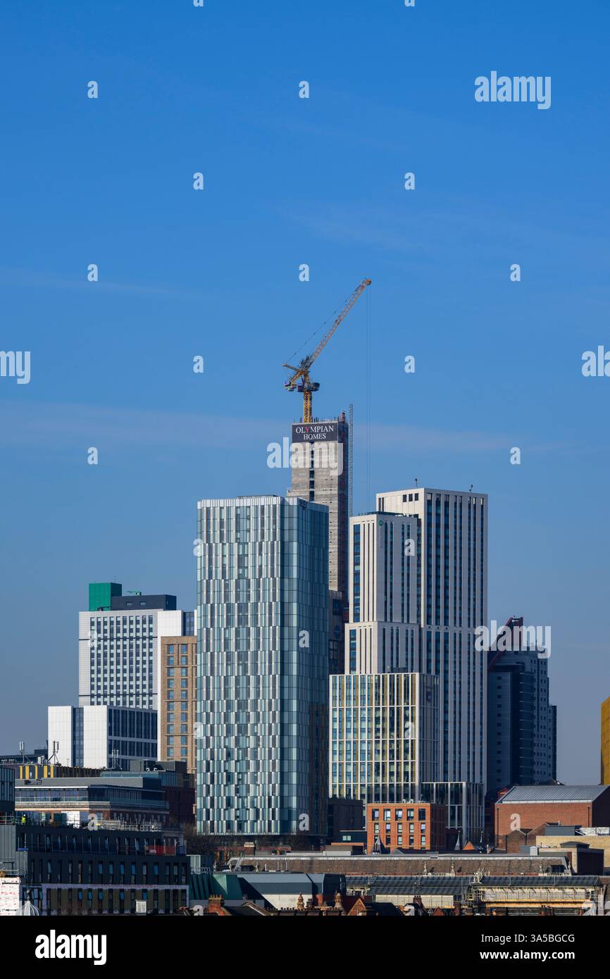 Leeds City Centre Skyline einschließlich White Rose View, Arena Point und Bau von Arena Point Studentenwohnungen, Leeds höchstes Gebäude. Stockfoto