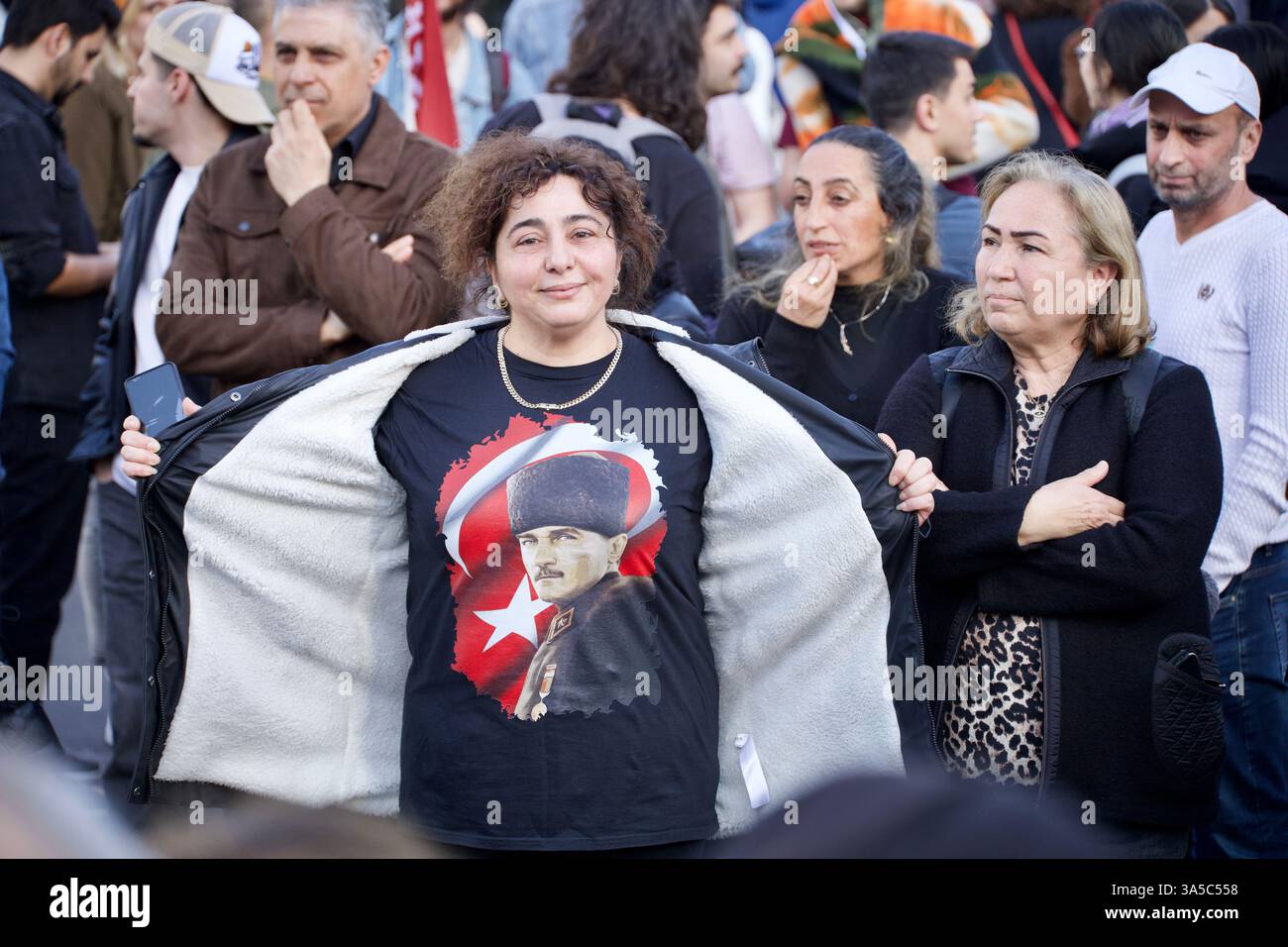 Frankfurt am Main, Deutschland. März 2025. Ein Protest des türkischen Volkshauses Frankfurt e.V., "Solidarität mit demokratischen Kräften in der Türkei Soli Stockfoto