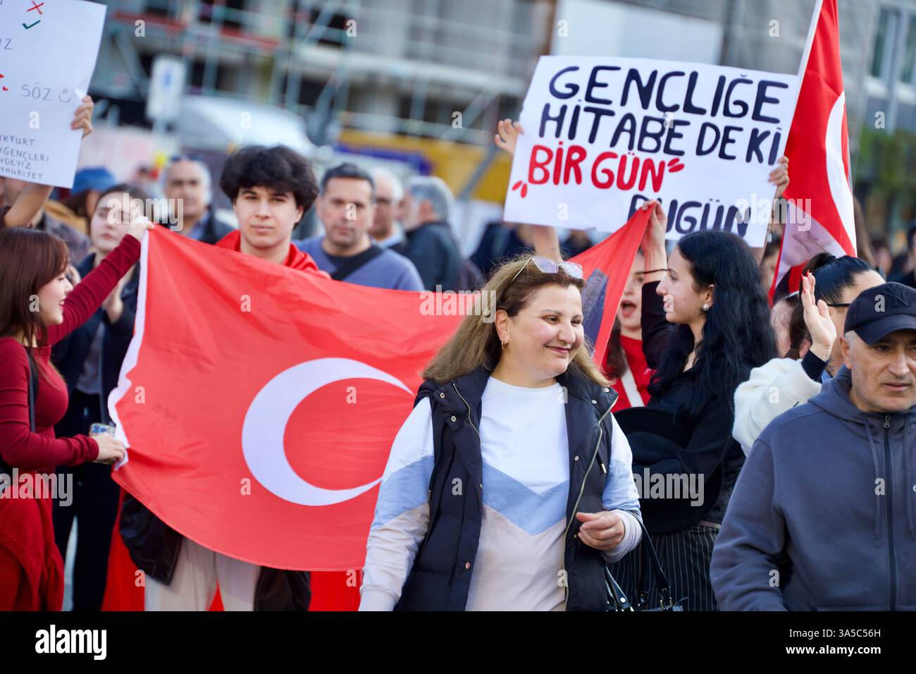 Frankfurt am Main, Deutschland. März 2025. Ein Protest des türkischen Volkshauses Frankfurt e.V., "Solidarität mit demokratischen Kräften in der Türkei Soli Stockfoto