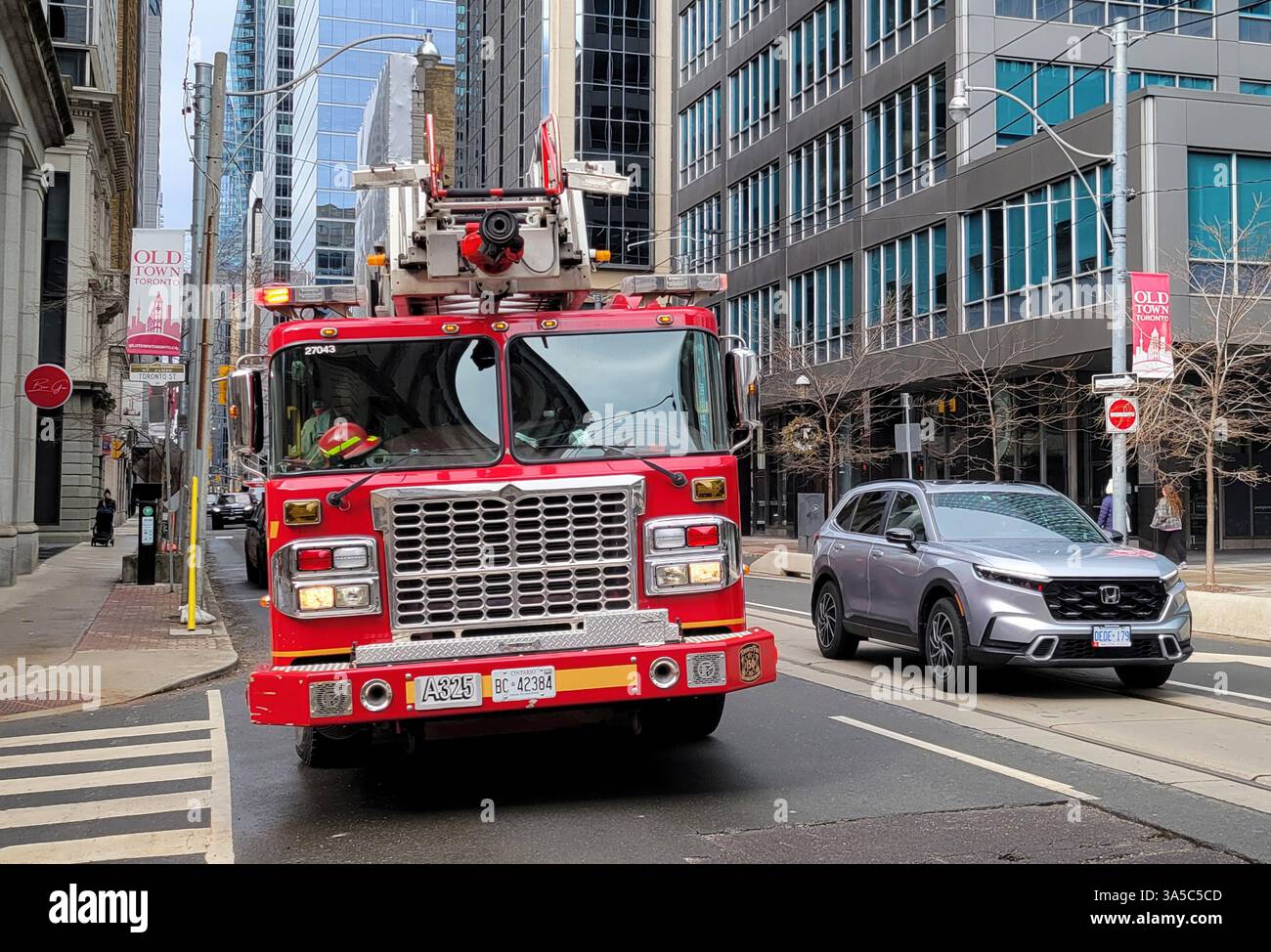 Toronto, Kanada. März 2025. Ein Feuerwehrauto aus Toronto wurde am 22. März 2025 in Toronto gezeigt. Quelle: The Canadian Press/Alamy Live News Stockfoto