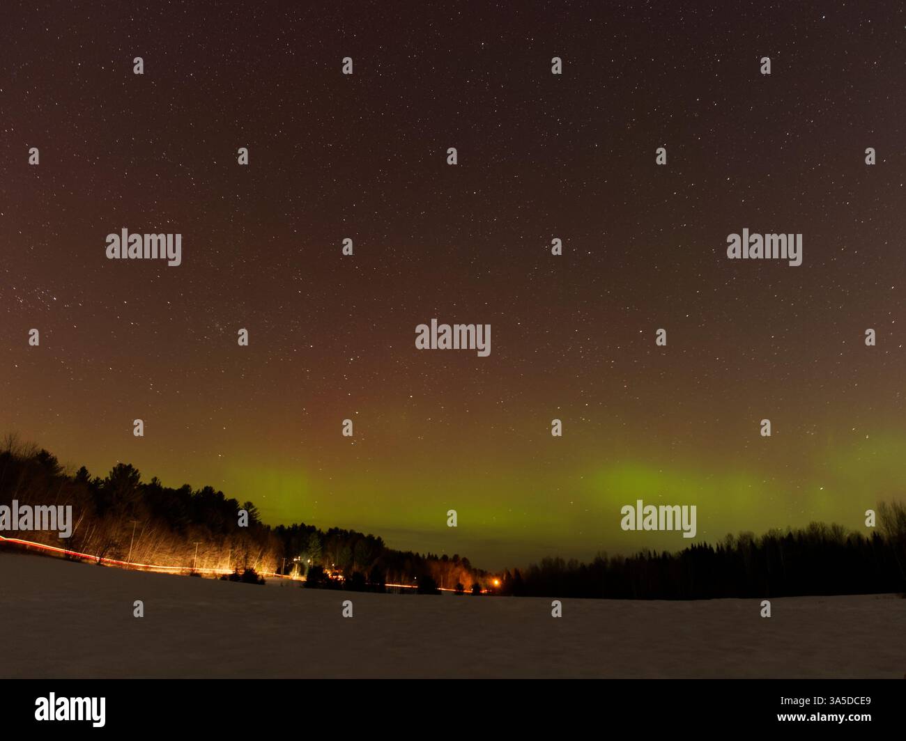 Nordlichter im ländlichen Quebec, Kanada Stockfoto