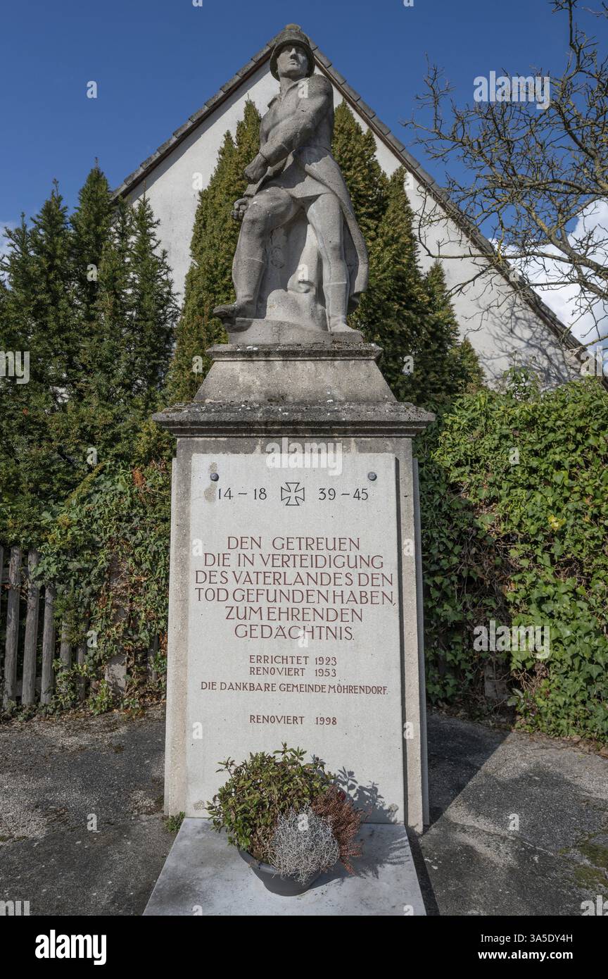 Gedenkstätte für die Gefallenen beider Weltkriege, 1914 bis 1918 und 1939 bis 1945, Möhrendorf, Mittelfranken, Bayern, Deutschland, Europa Stockfoto